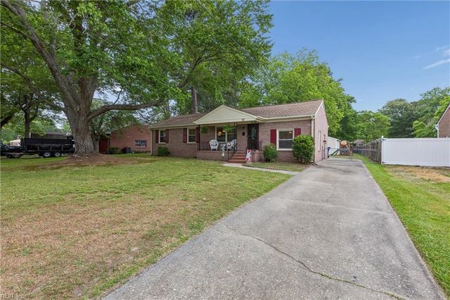 10 Fawn LN, Newport News, VA 23602