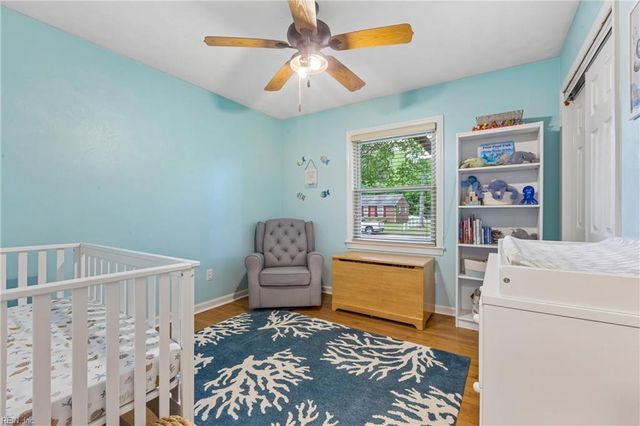 10 Fawn LN, Newport News, VA 23602