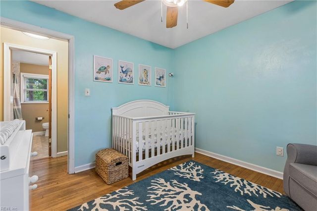 10 Fawn LN, Newport News, VA 23602