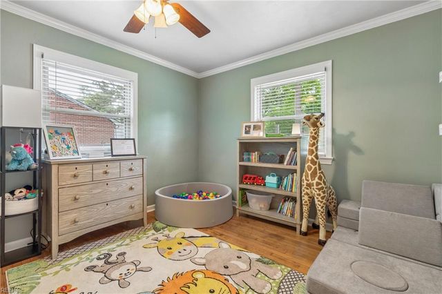 10 Fawn LN, Newport News, VA 23602