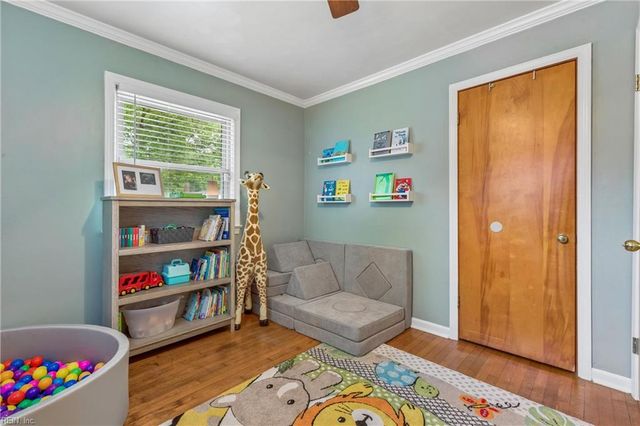 10 Fawn LN, Newport News, VA 23602