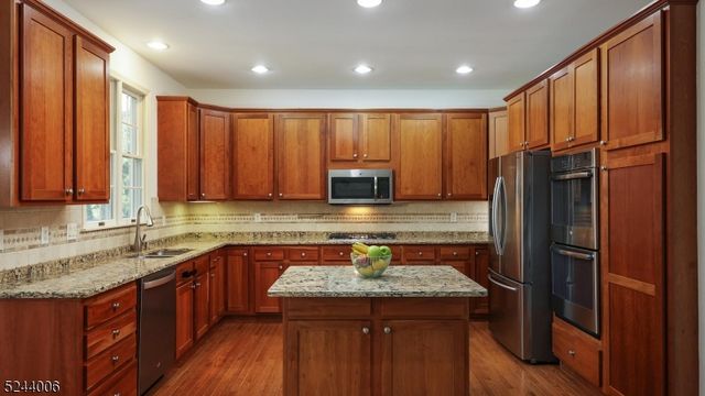 4 Dickinson Rd, Bernards Twp., NJ 07920