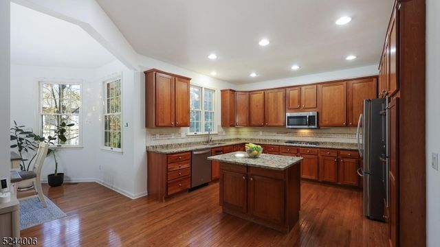 4 Dickinson Rd, Bernards Twp., NJ 07920