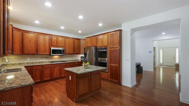 4 Dickinson Rd, Bernards Twp., NJ 07920