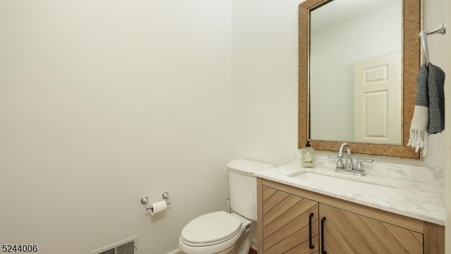 4 Dickinson Rd, Bernards Twp., NJ 07920