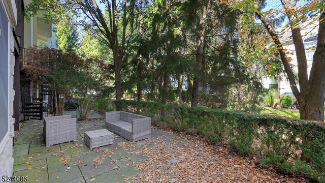 4 Dickinson Rd, Bernards Twp., NJ 07920