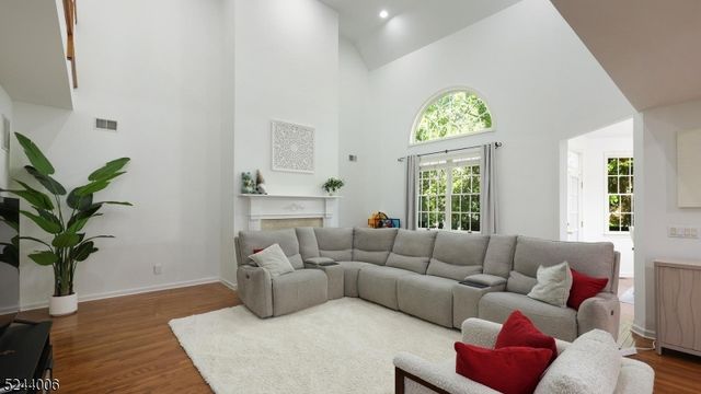 4 Dickinson Rd, Bernards Twp., NJ 07920