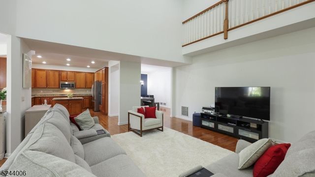 4 Dickinson Rd, Bernards Twp., NJ 07920