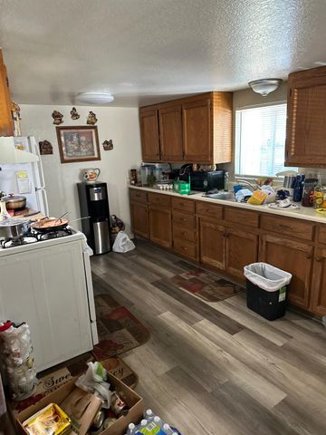 960-962 F St, Los Banos, CA 93635