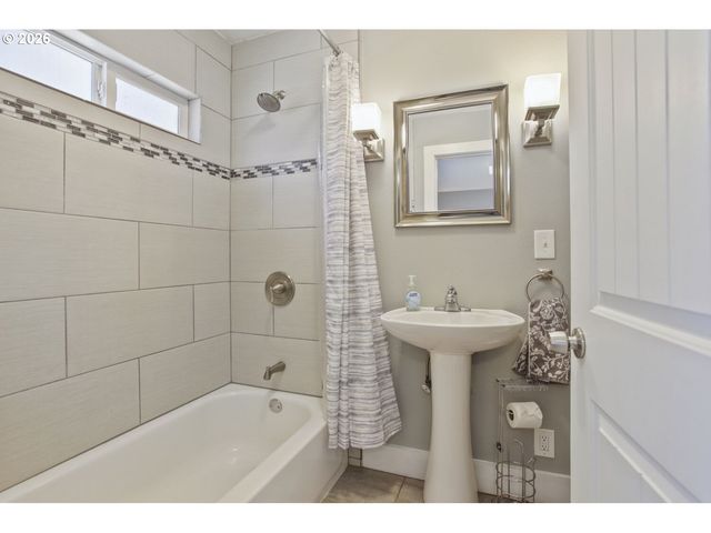 5411 Se THIESSEN Rd, Milwaukie, OR 97267
