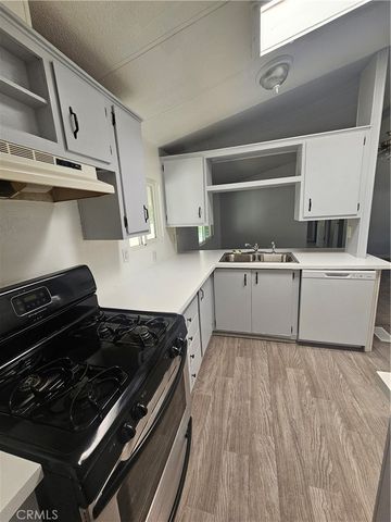 1721 E Colton Avenue 33, Redlands, CA 92374