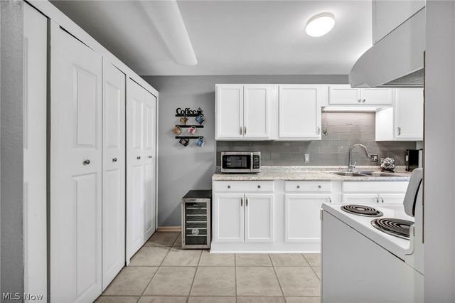 2021 King James Pky 316, Westlake, OH 44145