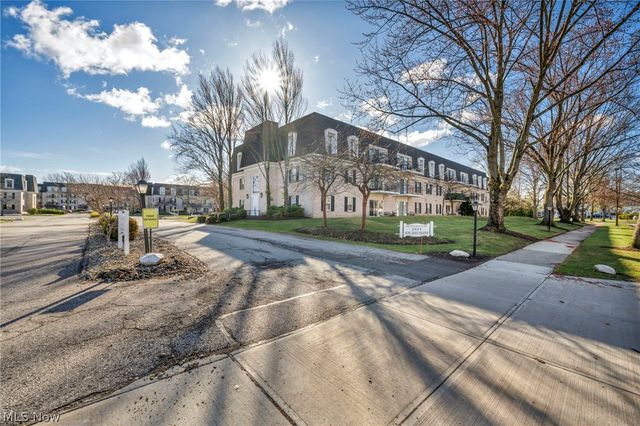 2021 King James Pky 316, Westlake, OH 44145