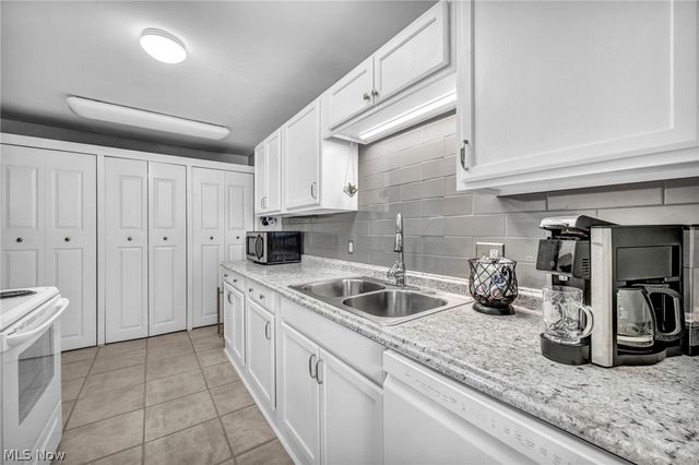 2021 King James Pky 316, Westlake, OH 44145