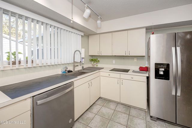 1600 Pat Drive, Gautier, MS 39553