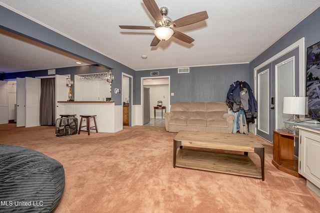 1600 Pat Drive, Gautier, MS 39553