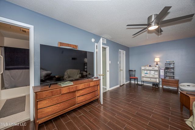 1600 Pat Drive, Gautier, MS 39553