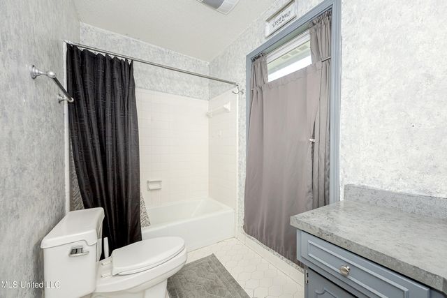 1600 Pat Drive, Gautier, MS 39553