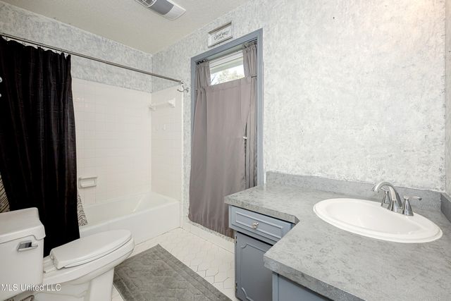 1600 Pat Drive, Gautier, MS 39553