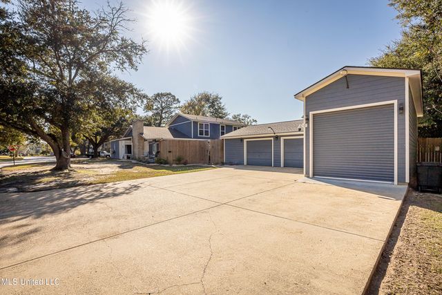 1600 Pat Drive, Gautier, MS 39553