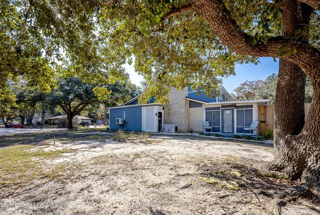 1600 Pat Drive, Gautier, MS 39553