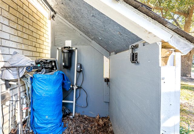 1600 Pat Drive, Gautier, MS 39553