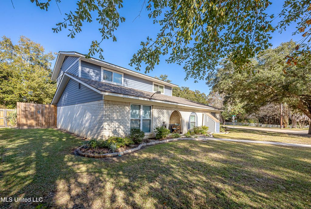 1600 Pat Drive, Gautier, MS 39553
