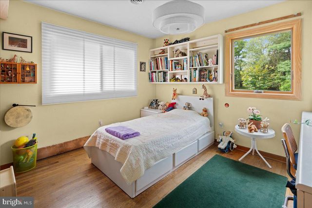 260 FRIENDSHIP RD, Cranbury, NJ 08512