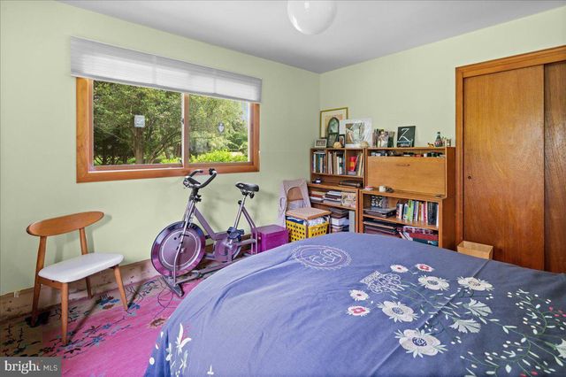 260 FRIENDSHIP RD, Cranbury, NJ 08512