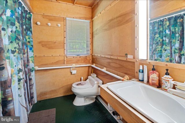 260 FRIENDSHIP RD, Cranbury, NJ 08512