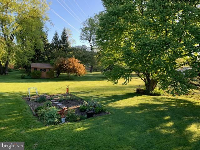 260 FRIENDSHIP RD, Cranbury, NJ 08512