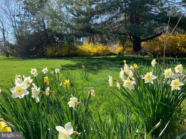 260 FRIENDSHIP RD, Cranbury, NJ 08512