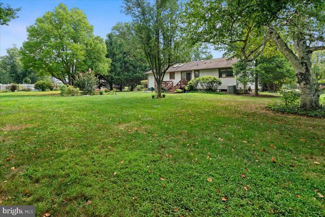 260 FRIENDSHIP RD, Cranbury, NJ 08512