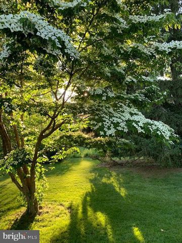 260 FRIENDSHIP RD, Cranbury, NJ 08512