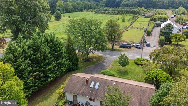 260 FRIENDSHIP RD, Cranbury, NJ 08512