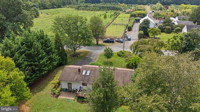 260 FRIENDSHIP RD, Cranbury, NJ 08512