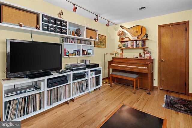 260 FRIENDSHIP RD, Cranbury, NJ 08512