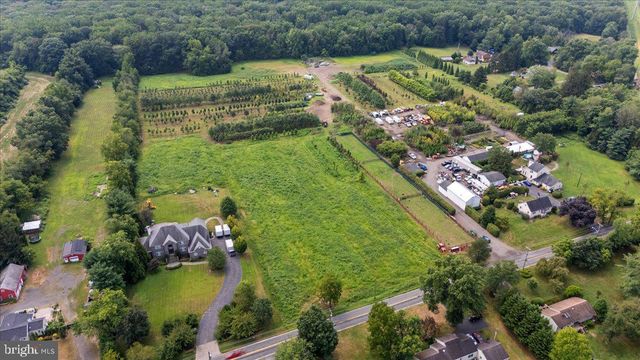 260 FRIENDSHIP RD, Cranbury, NJ 08512