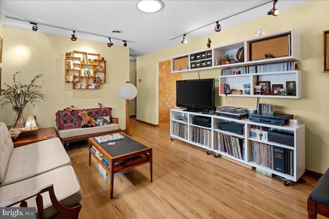 260 FRIENDSHIP RD, Cranbury, NJ 08512