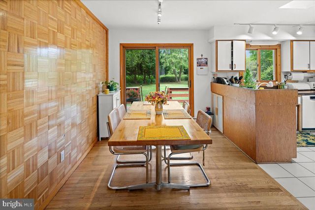 260 FRIENDSHIP RD, Cranbury, NJ 08512