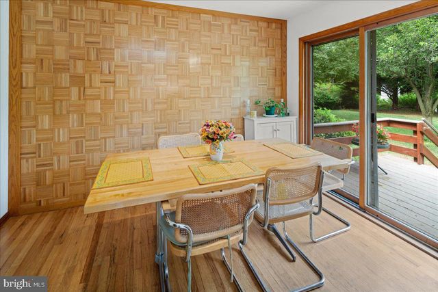 260 FRIENDSHIP RD, Cranbury, NJ 08512