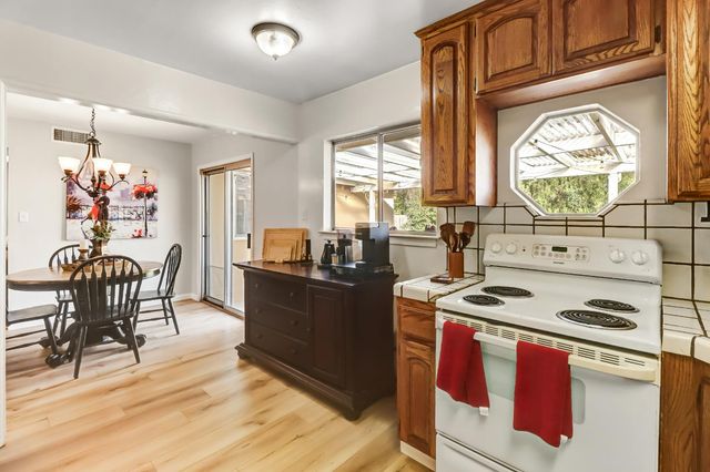 3008 Sandhurst Ct, Sacramento, CA 95821