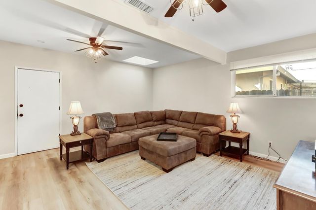 3008 Sandhurst Ct, Sacramento, CA 95821