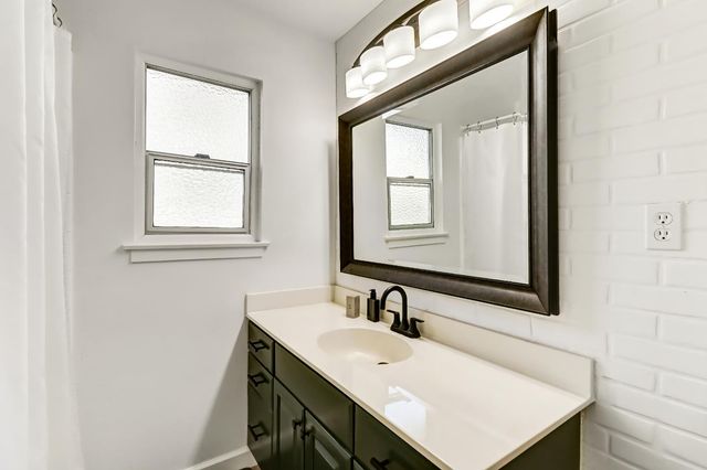 3008 Sandhurst Ct, Sacramento, CA 95821