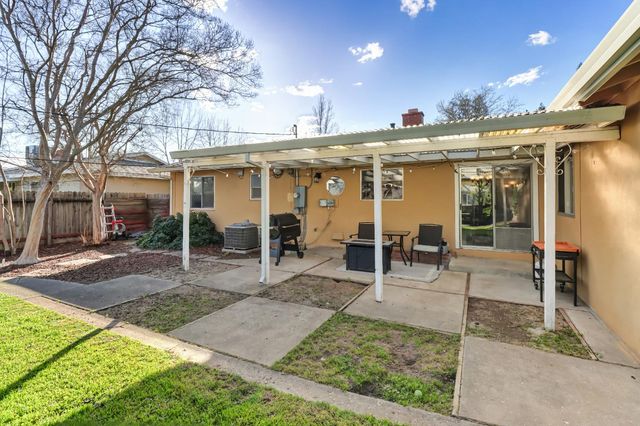 3008 Sandhurst Ct, Sacramento, CA 95821