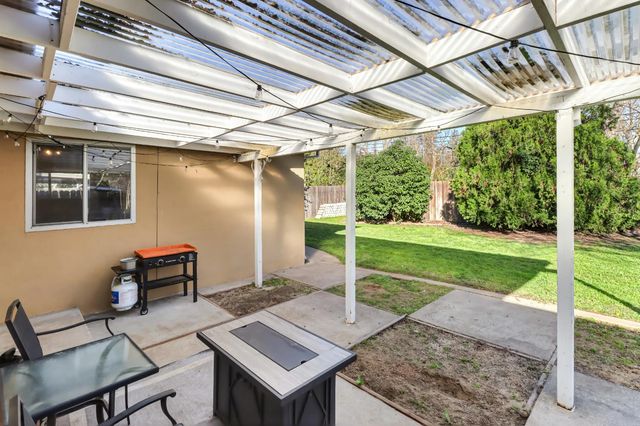 3008 Sandhurst Ct, Sacramento, CA 95821