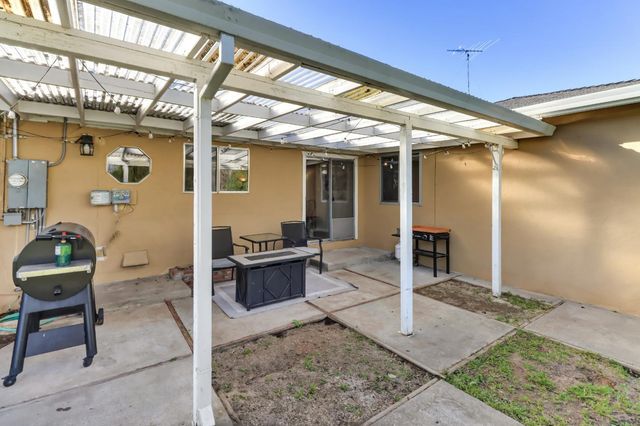 3008 Sandhurst Ct, Sacramento, CA 95821