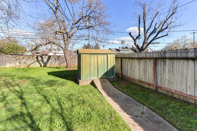 3008 Sandhurst Ct, Sacramento, CA 95821