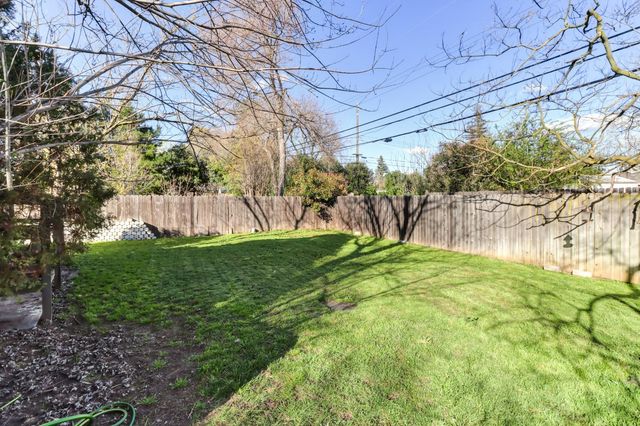 3008 Sandhurst Ct, Sacramento, CA 95821