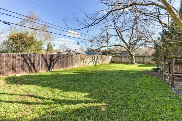 3008 Sandhurst Ct, Sacramento, CA 95821